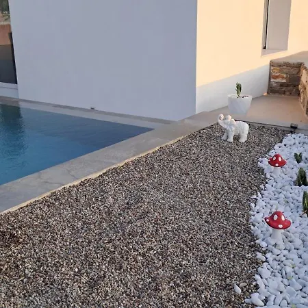 Small 4 Two Holiday home