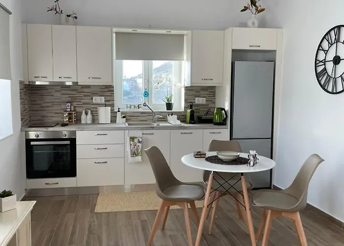 Сasa de vacaciones Small 4 Two *